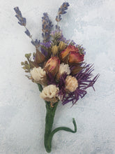 Load image into Gallery viewer, Rustic dried flower buttonhole
