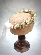 Load image into Gallery viewer, White dried flower crown
