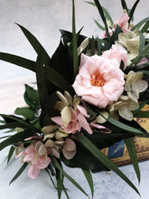 Load image into Gallery viewer, Wild hydrangea real flower crown
